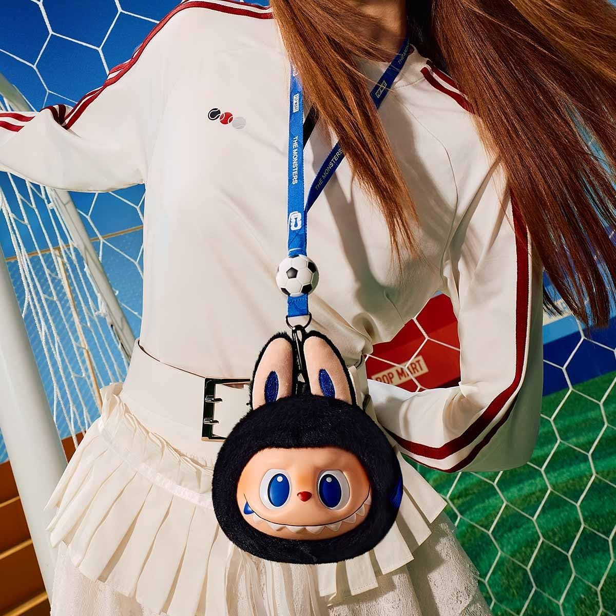 Pop Mart: Labubu The Monsters Fifa Series - Colgante Plush Vinyl