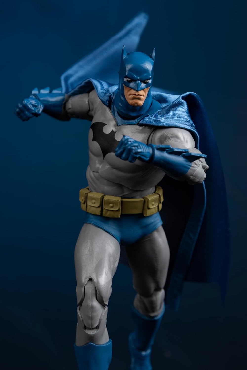 Figura Mcfarlane Dc Batman - Batman Hush V2 7 Pulgadas