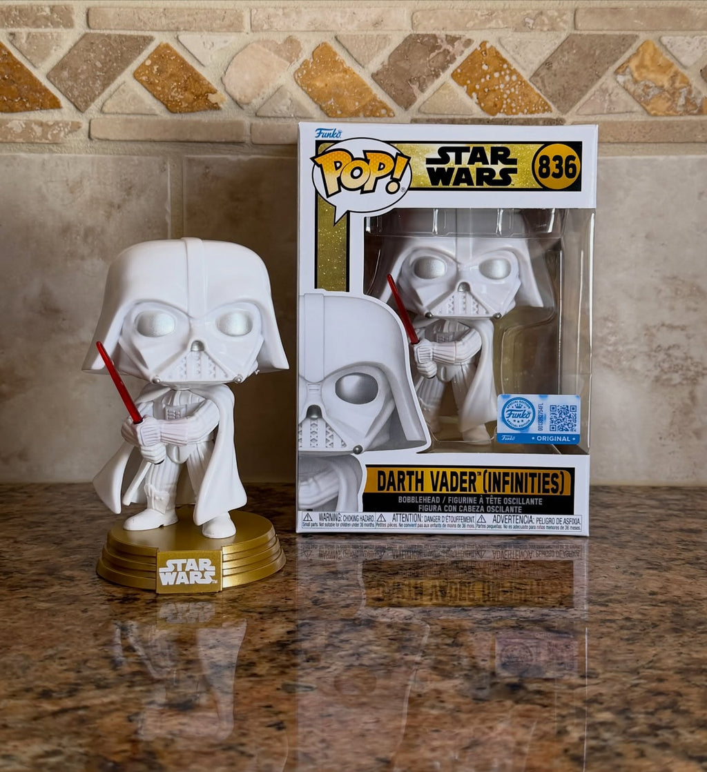 Funko Pop! Star Wars - Darth Vader White #836 Exclusivo